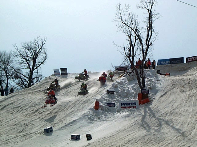riders_leaving_hill.jpg