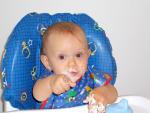 owen_eating_02.jpg